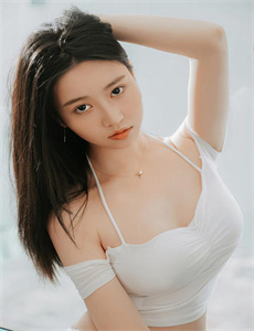 《午后曳航》